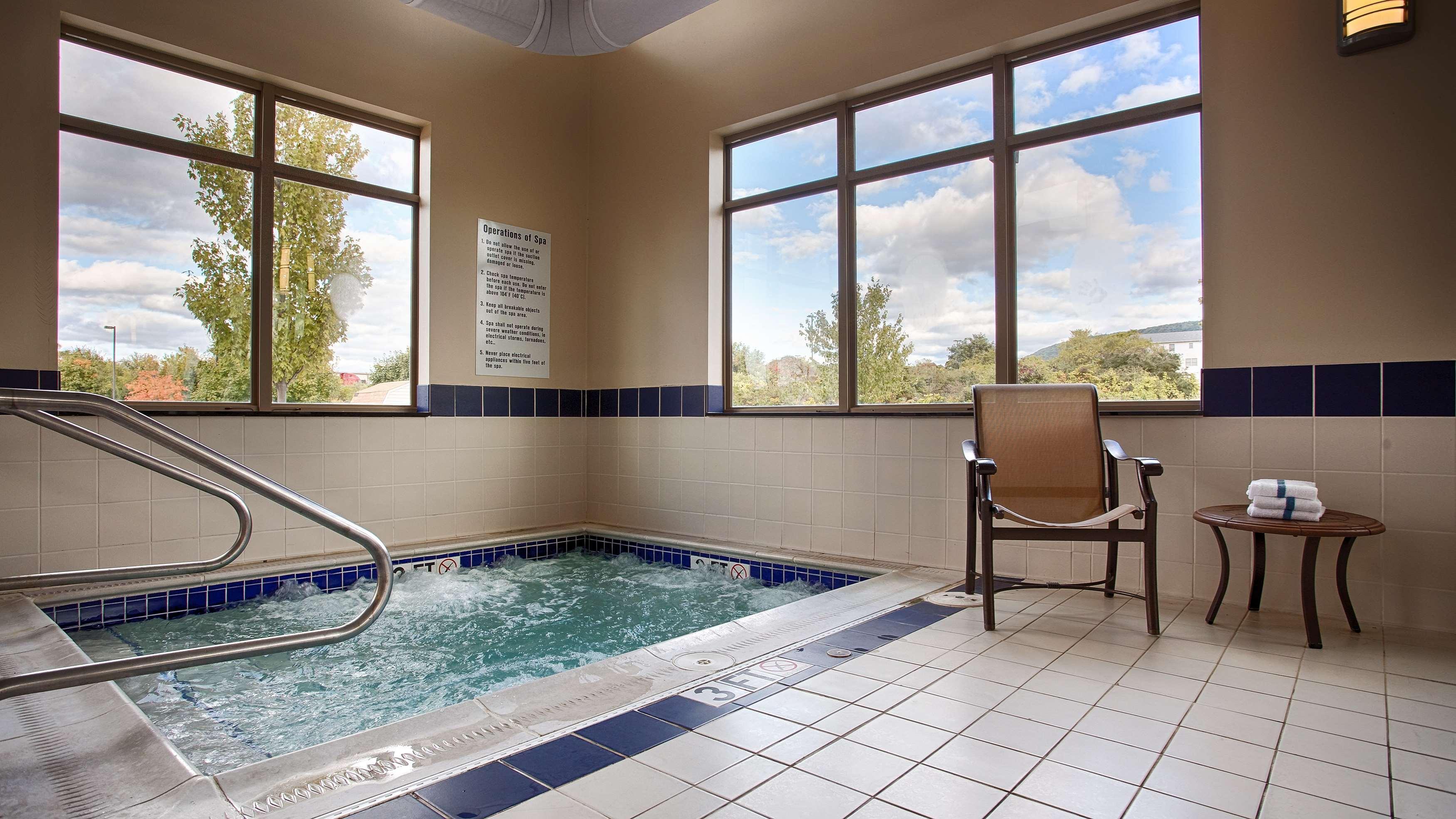 Best Western Plus University Park Inn & Suites Стейт Колледж Экстерьер фото