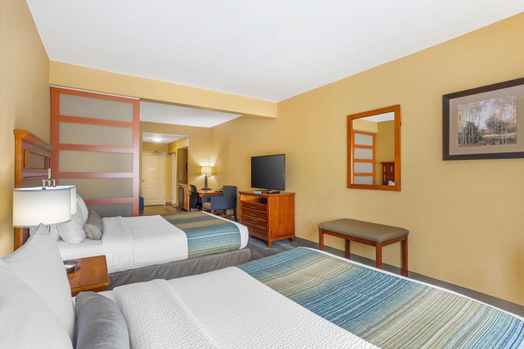 Best Western Plus University Park Inn & Suites Стейт Колледж Экстерьер фото