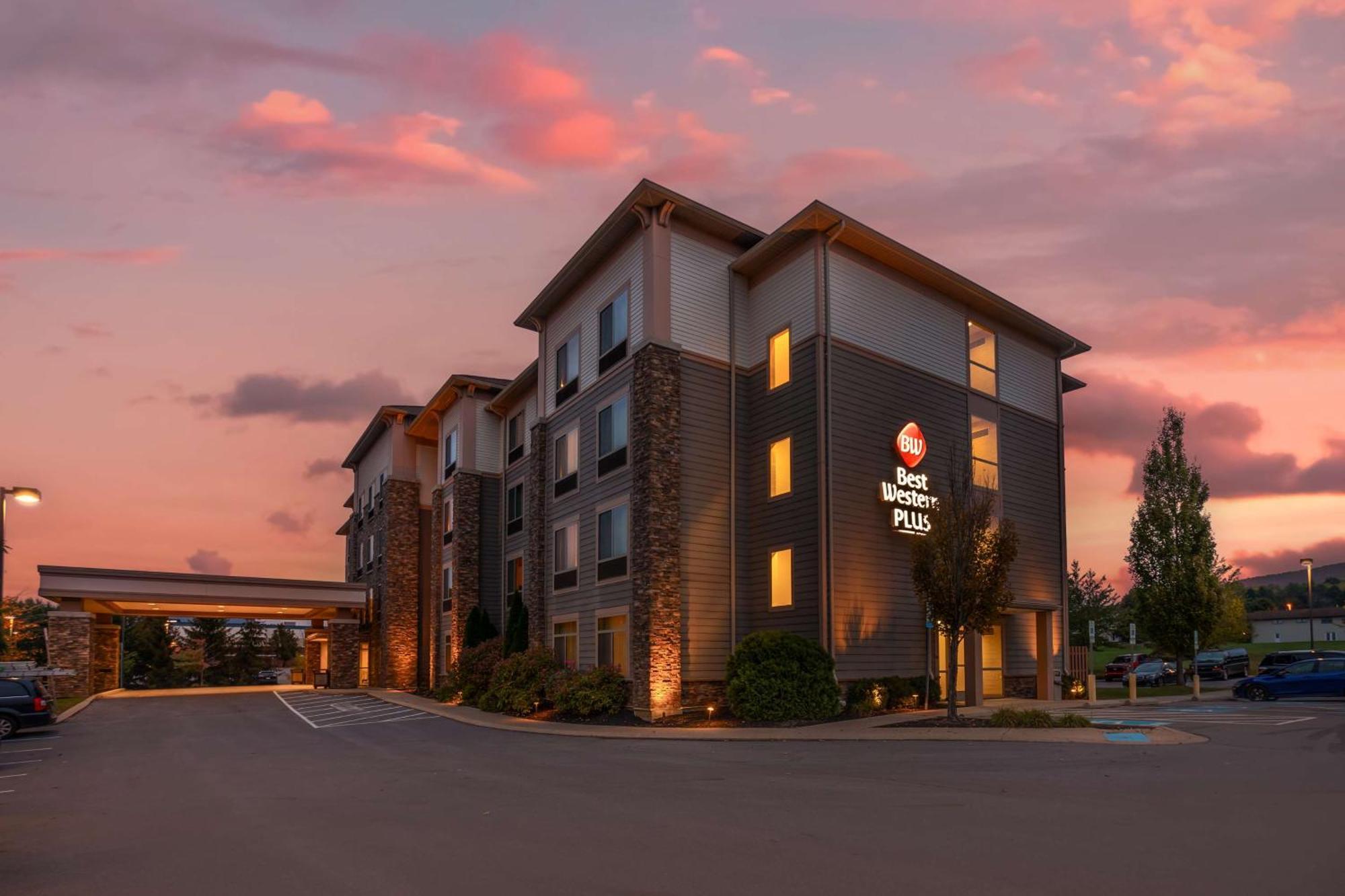 Best Western Plus University Park Inn & Suites Стейт Колледж Экстерьер фото