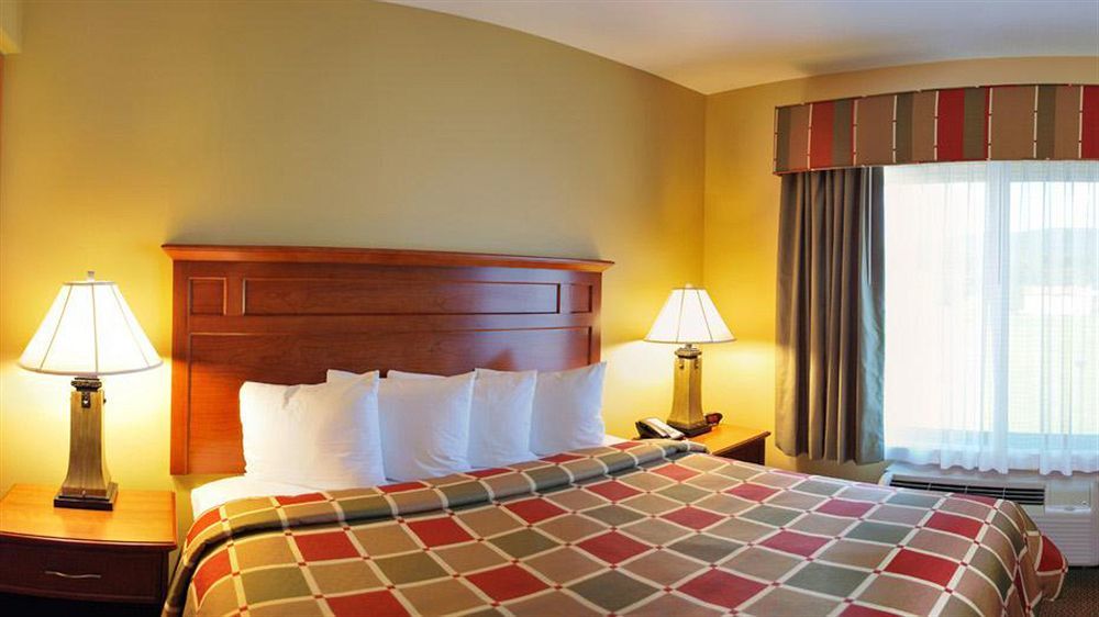 Best Western Plus University Park Inn & Suites Стейт Колледж Экстерьер фото