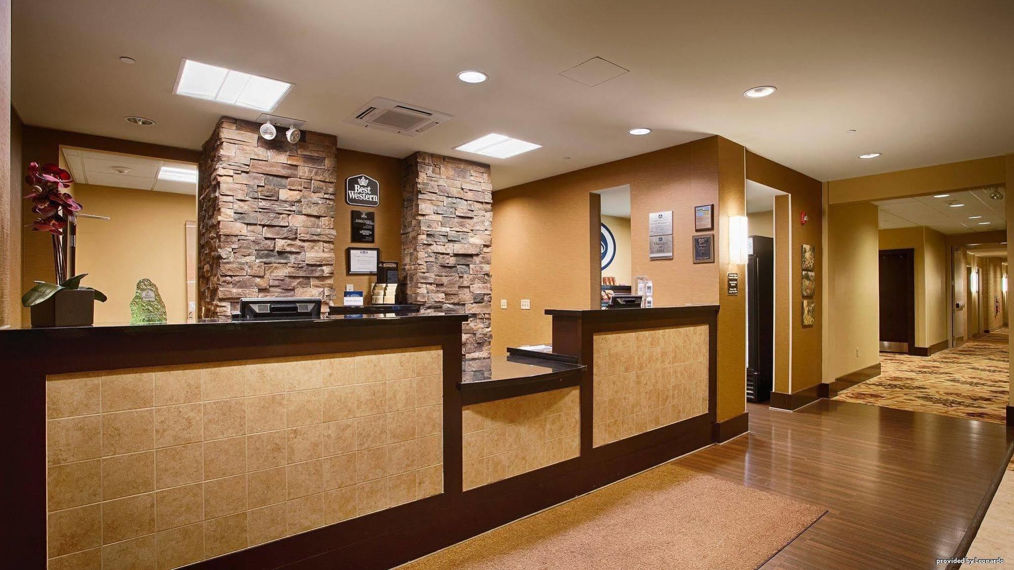 Best Western Plus University Park Inn & Suites Стейт Колледж Экстерьер фото